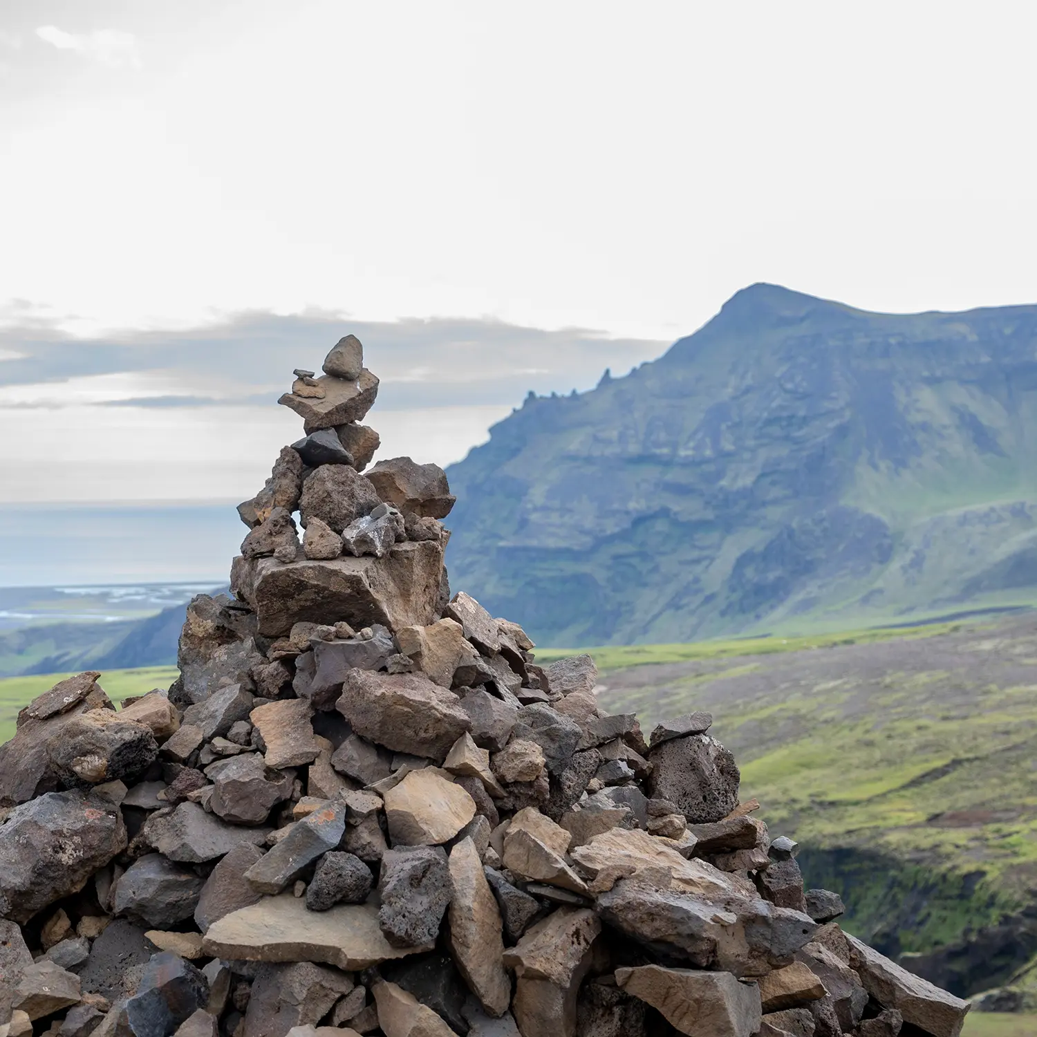 /media/z14gntwj/irfan-yunis-mountains-iceland3.webp